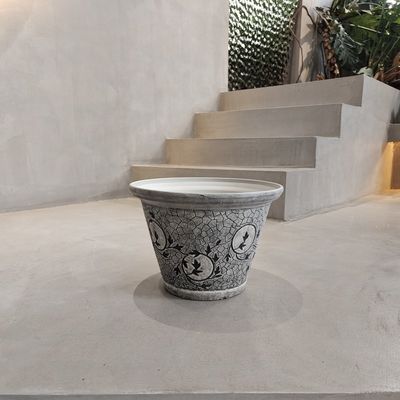 Buy Lightweight Indoor Outdoor Plastic Plant Pots With Drainage Holes online manufacture