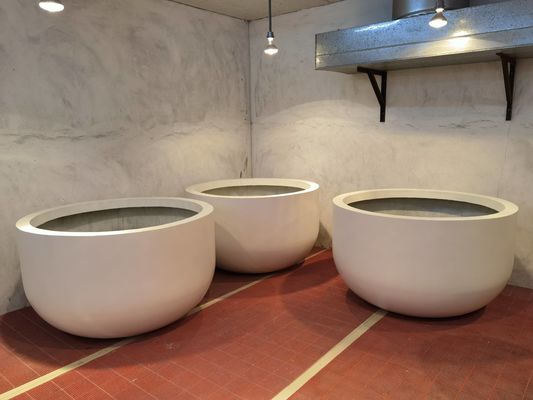 Ceramic Or Fiberglass Customized Flower Pots For Indoor And Outdoor Decoration